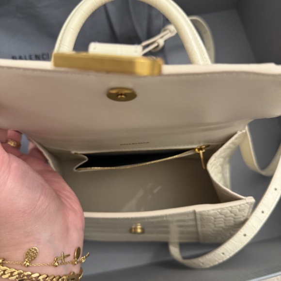 WOMEN'S HOURGLASS SMALL HANDBAG CROCODILE EMBOSSED IN BEIGE - Picture 3 of 4